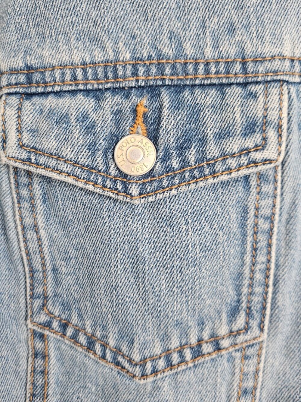 U.S. Polo Assn Light Wash Denim Jacket Classic Fit Size M NWOT - Picture 7 of 13